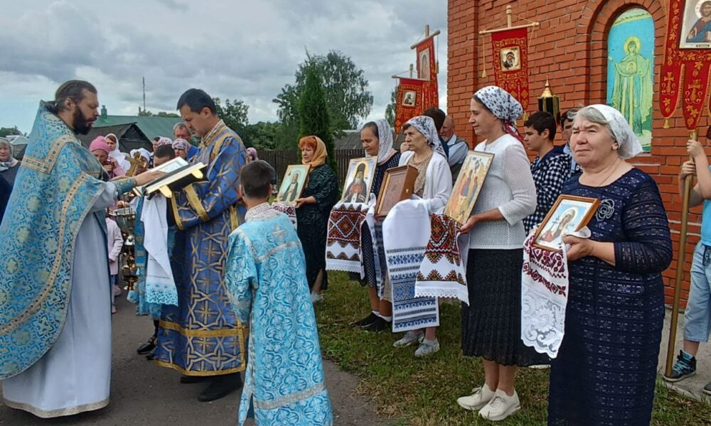 Праздничное богослужение в храме Владимирской иконы Божией Матери