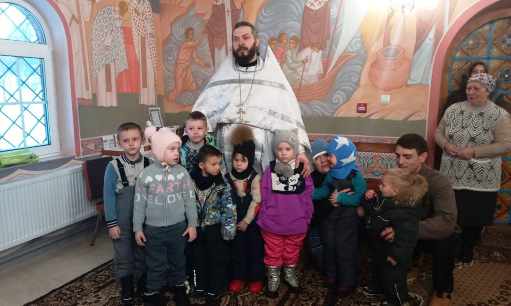 Богослужение в Никольском храме д. Авдеево